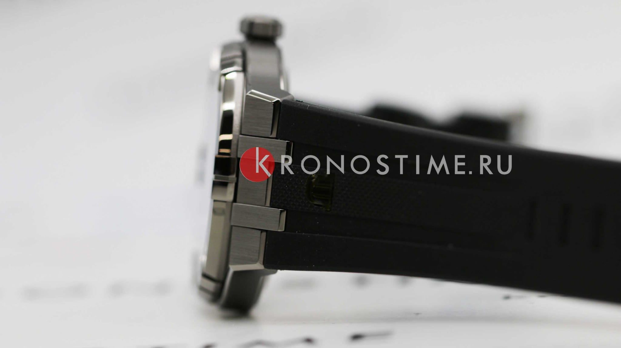 Maurice Lacroix AI6008-PVB00-330-2 мужские часы застежка крупным планом
